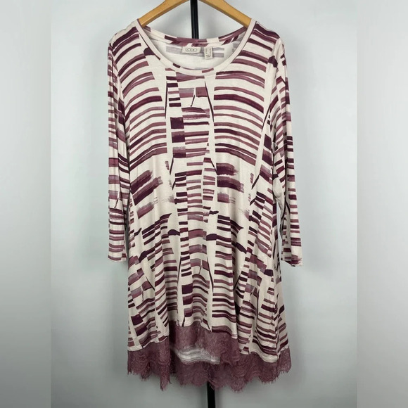 LOGO by Lori Goldstein Purple Cream Printed Top with Lace Hem and Pockets‎ - Picture 3 of 9